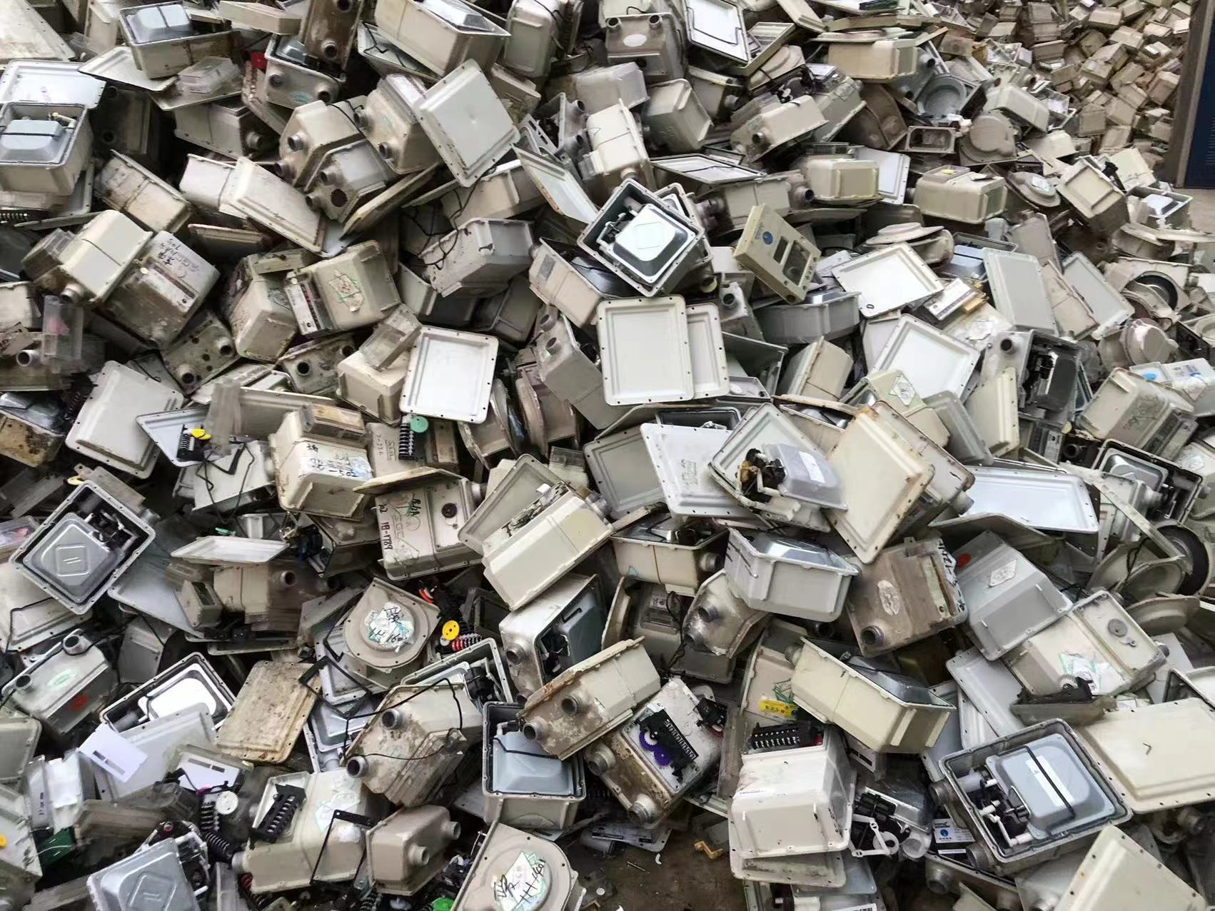 ú��������